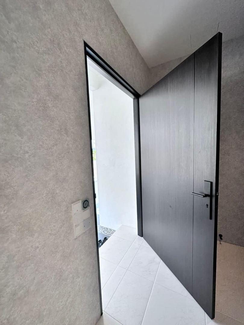 Main entrance door of the show unit