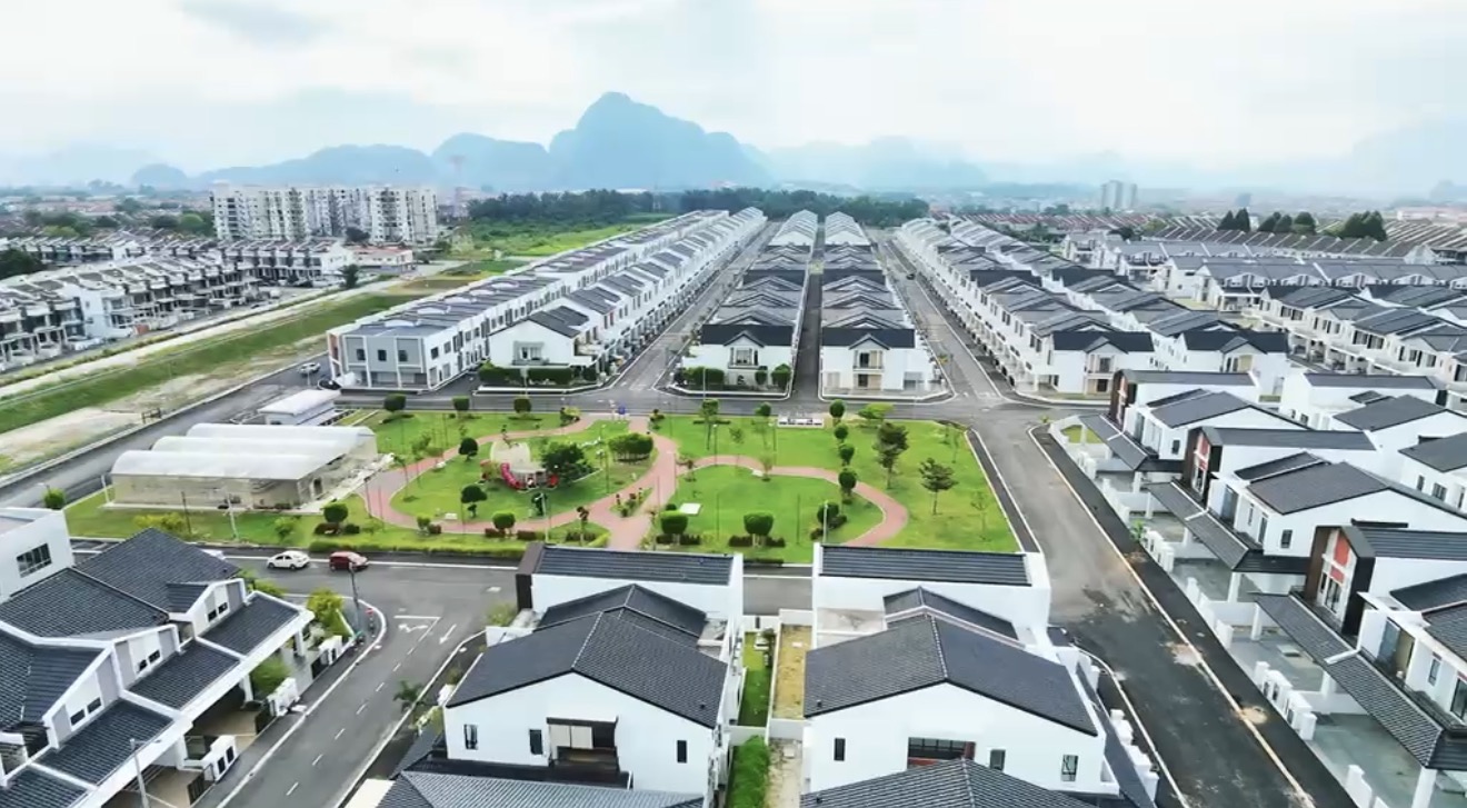 Aerial view of landed homes in the Ipoh South Precinct, Perak