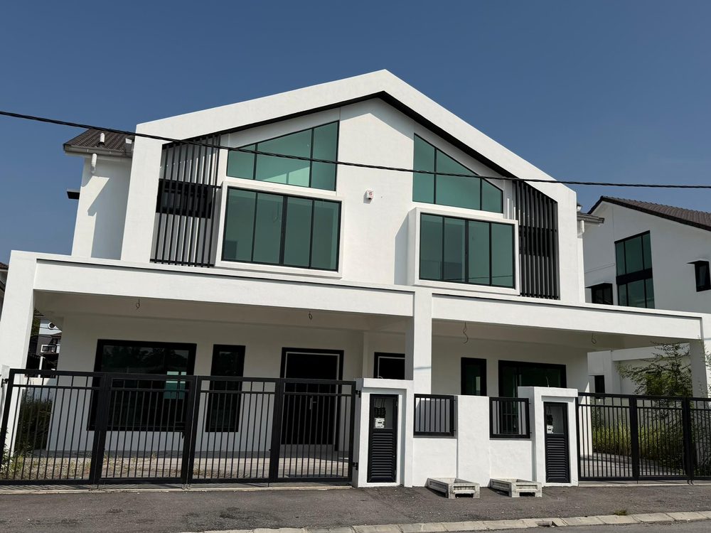 Pulai Heights Phase 8 semi-detached house facade in Ipoh South